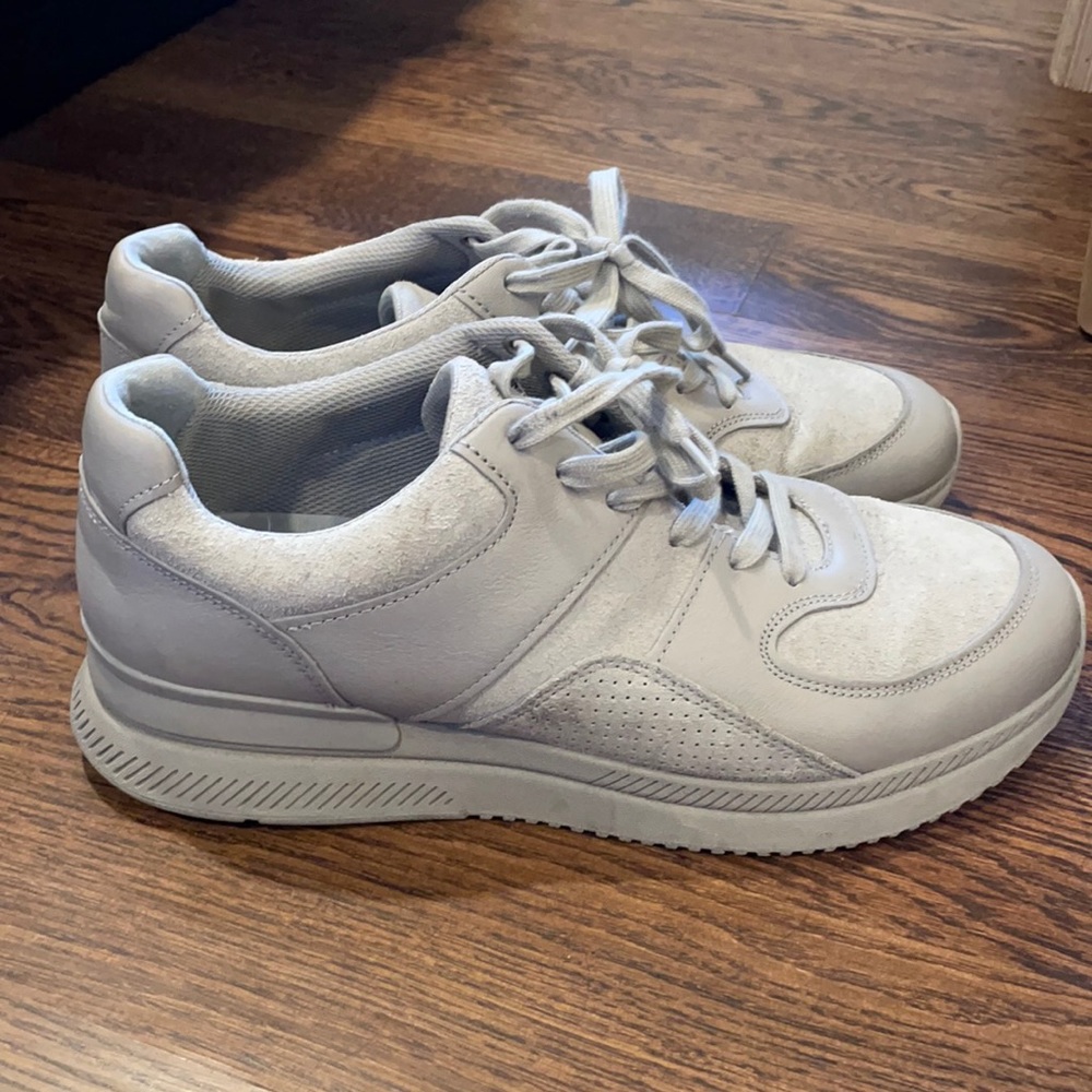 Everlane• Trainer sneaker grey
